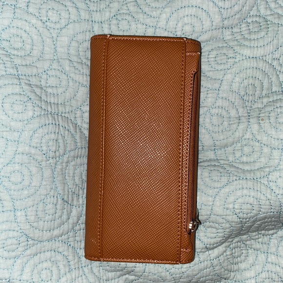 Guess Wallet - Picture 2 of 4